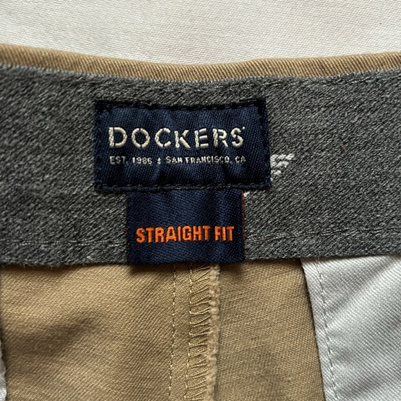Dockers Khaki Pants - Picture 2 of 6
